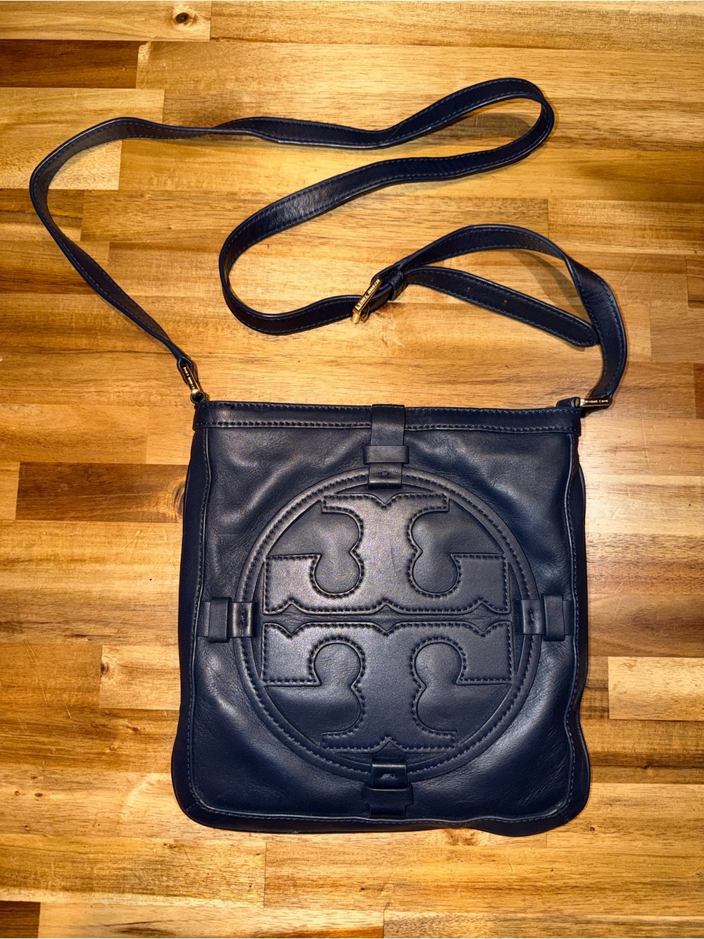 TORY BURCH Holly Navy Blue Leather Crossbody Bag with Adjustable Strap